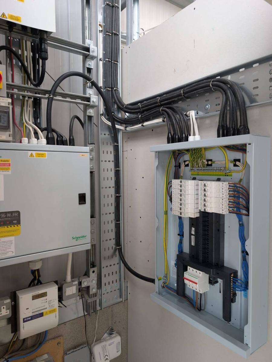 New distribution board and containment installation